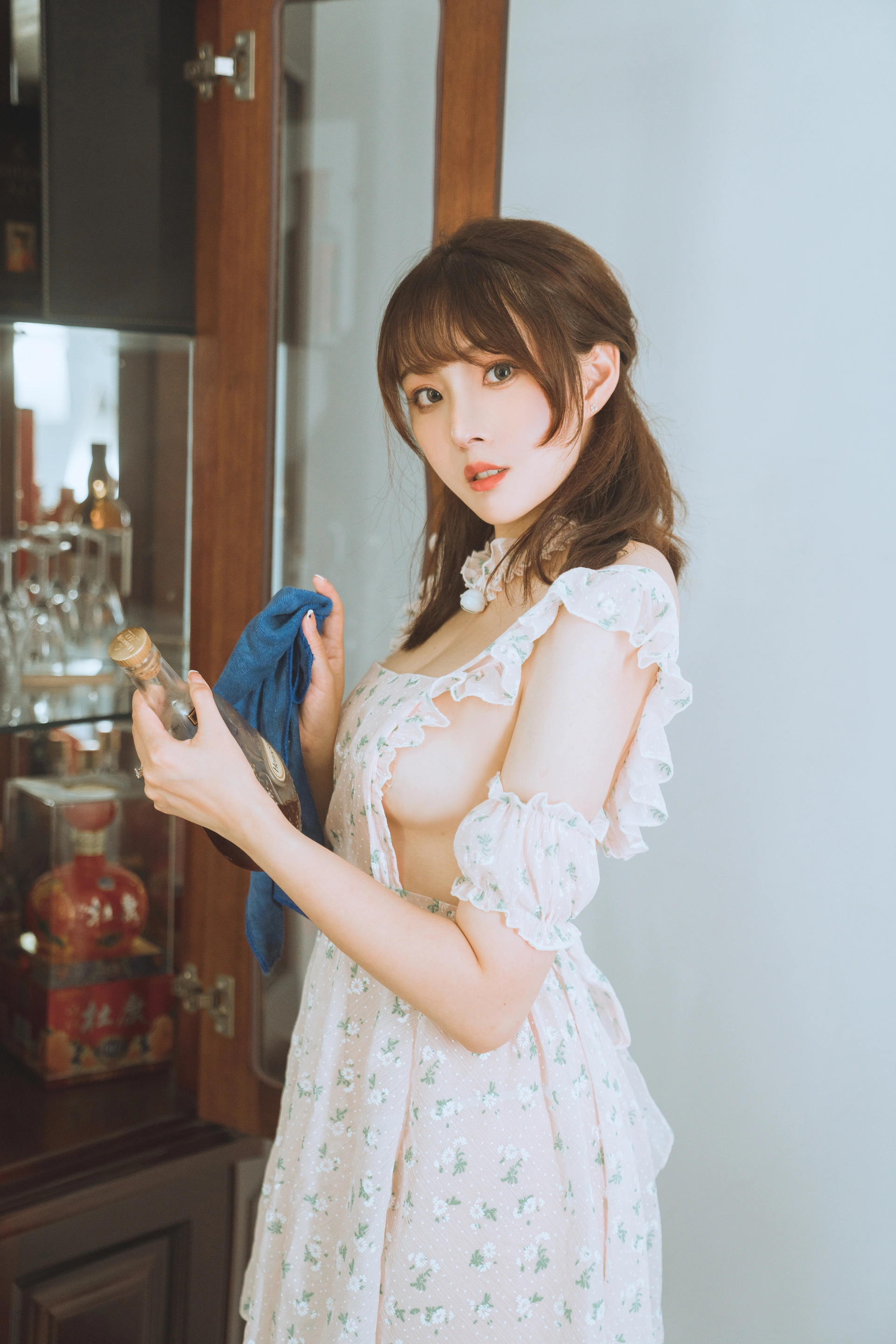 Natsuko夏夏子 – NO.075 碎花围裙 1